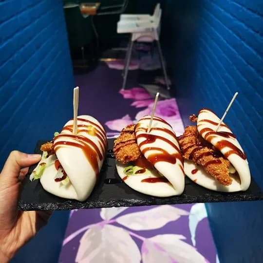 Pan Bao de Pollo Frito