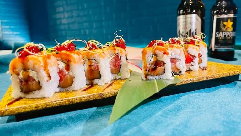 Strawberry tuna roll